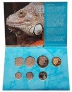 Coin sets, coin sets, coin sets from different countries.